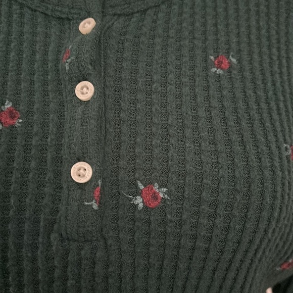 Gilly Hicks cozy rose print waffle top - Picture 5 of 8